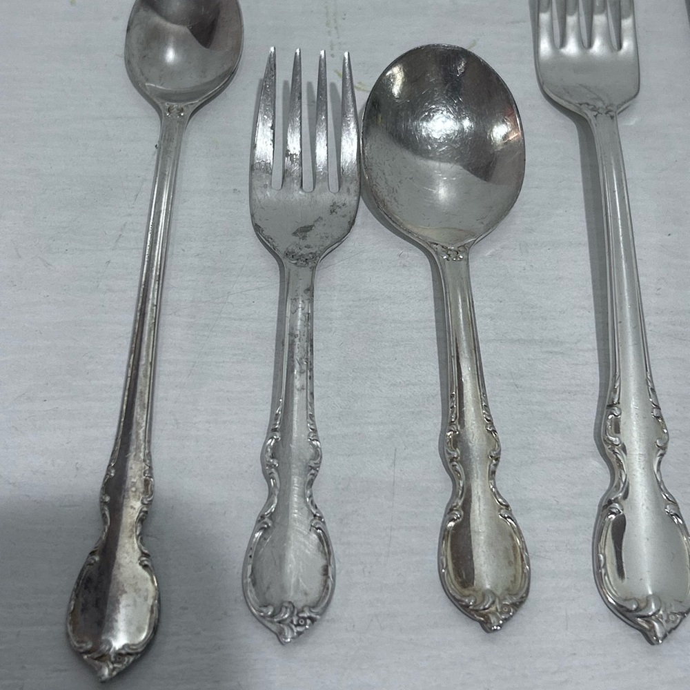 1847 ROGERS BROS Silverplate Heritage Silver Smiths Heirloom Edition.‎ - Picture 6 of 10